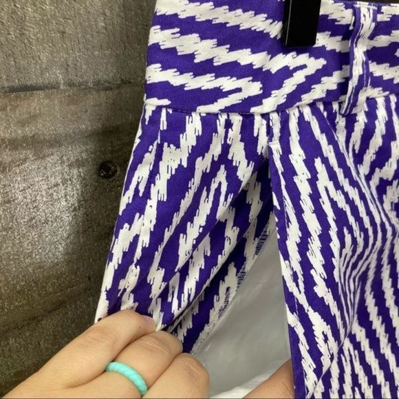 J. McLaughlin Violet and White Mini Iris Dawson Shorts - Picture 7 of 10